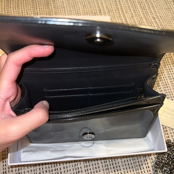 Dior diorama wallet I’m chain metallic grey - Picture 3 of 5